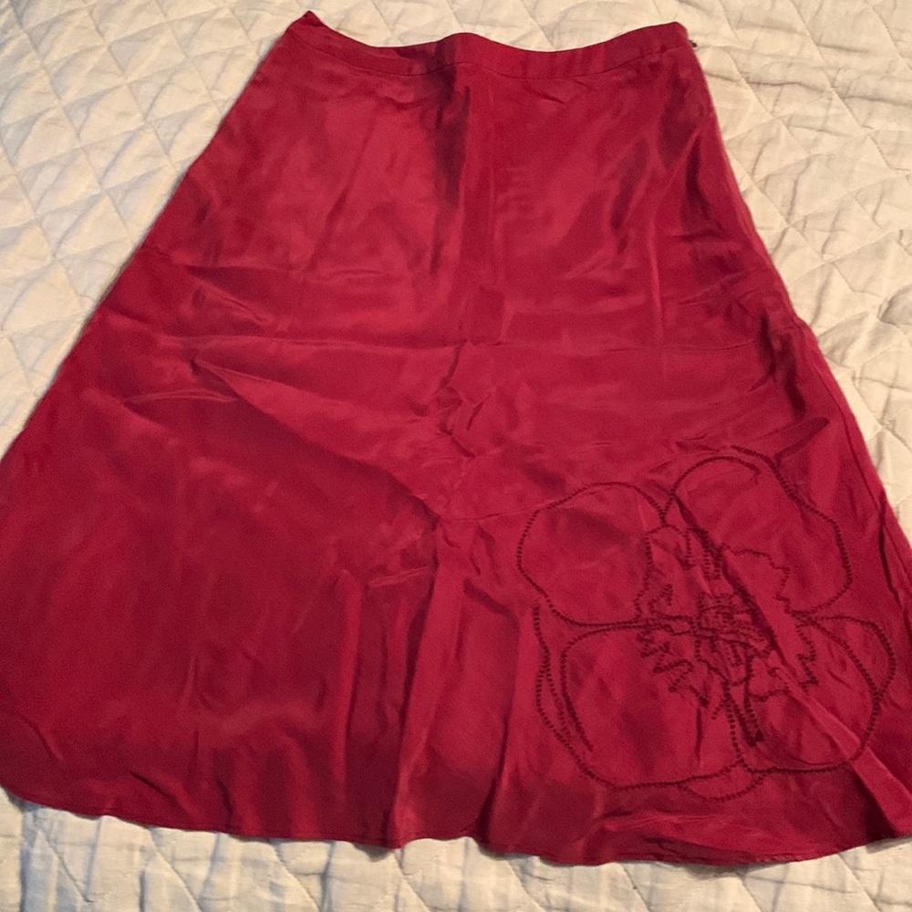 Banana Republic, 2, pink 100% brushed silk, embroidered and fully-lined skirt